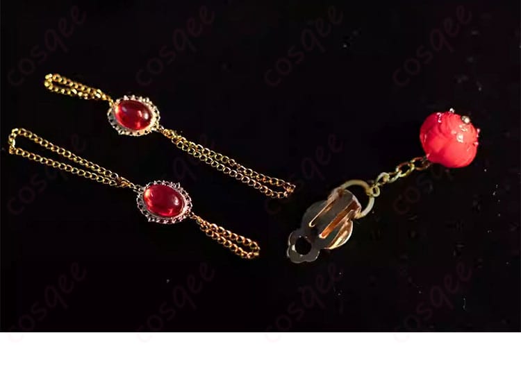 愛城華恋 コスプレ衣装 耳飾りのディテール。華恋の特徴的なアクセサリーが完璧に再現されています。