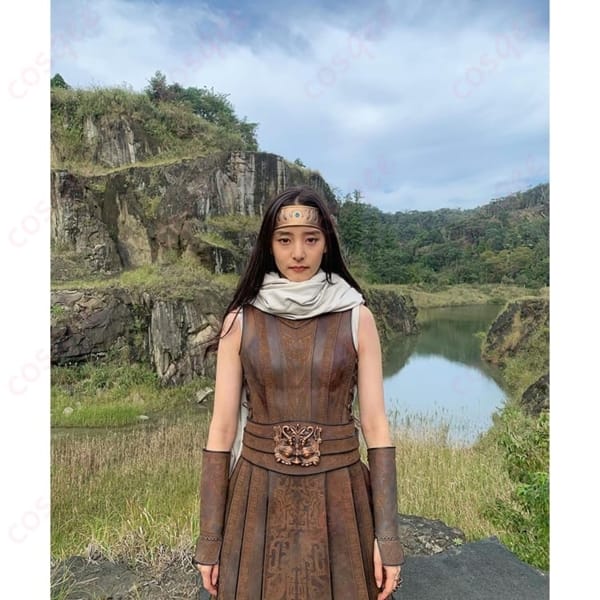 キングダム 摎の存在感を纏うコスプレ衣装 凛々しく決まる将軍スタイル