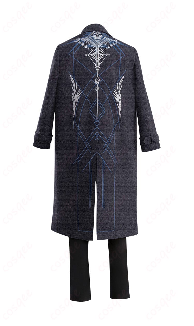 衣装の背面デザインがわかる画像。後ろ姿まで美しく再現されています。