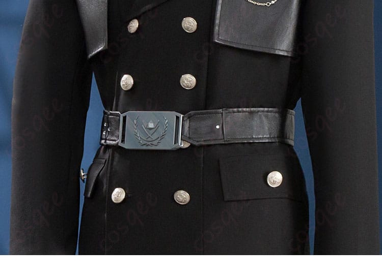 外套の背面デザインや装飾がアップで示された画像。背面も高い再現度。