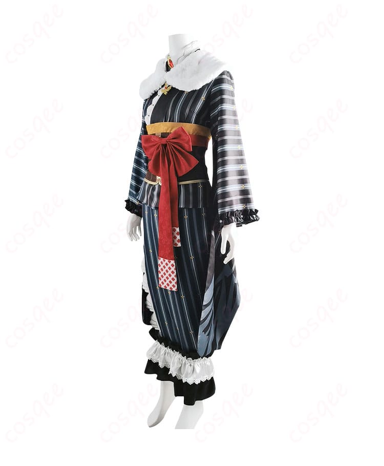 商品左側から見たコスプレ衣装。鷹嶺ルイの魅力的なデザインが全体に反映された衣装。