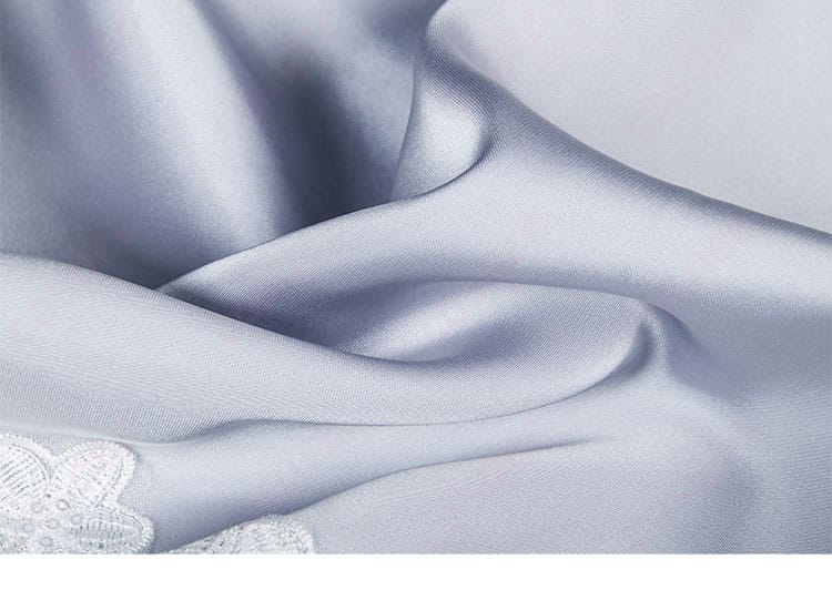 スカートの裾の装飾細節圖。コスプレ衣装のスカート部分の装飾が詳細に見え、デザインの美しさが引き立ちます。