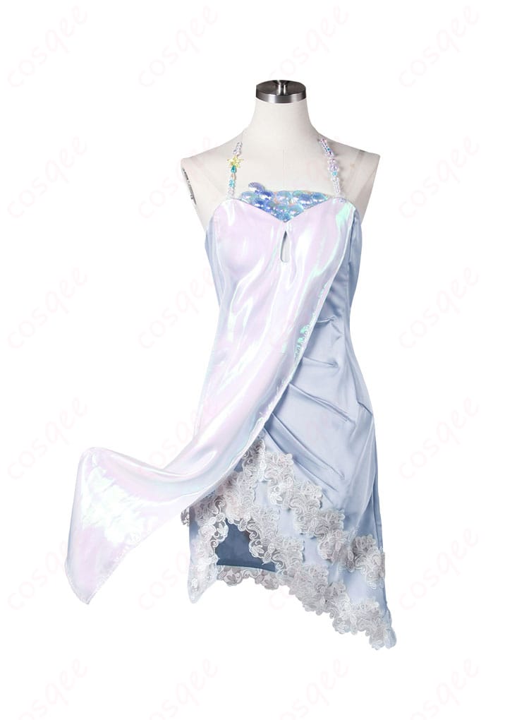 内搭服装正面細節圖。内側の服装のディテールが映し出され、ベースとなる衣装のデザインと素材がよくわかります。