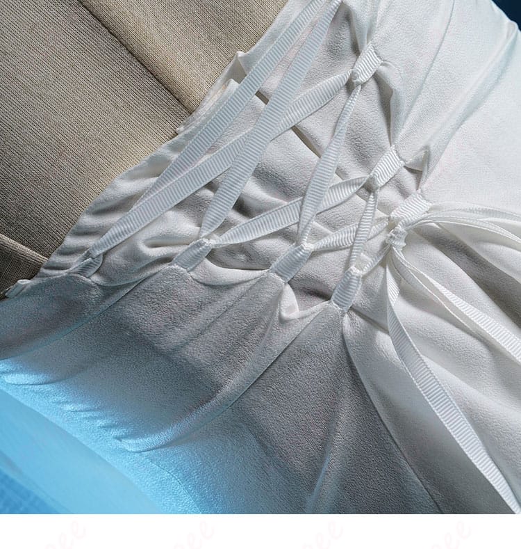 島主 L.L. コスプレ衣装のスカート背面の紐装飾。背面まで美しいデザイン。