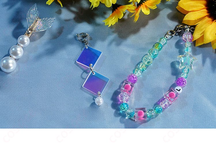 島主 L.L. のコスプレ衣装のイヤリングと足飾り。アクセサリーまでこだわりぬかれた美しさ。