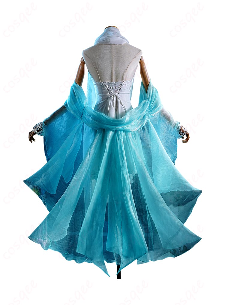 島主 L.L. コスプレ衣装の背面。豪華なデザインが背中で映える。