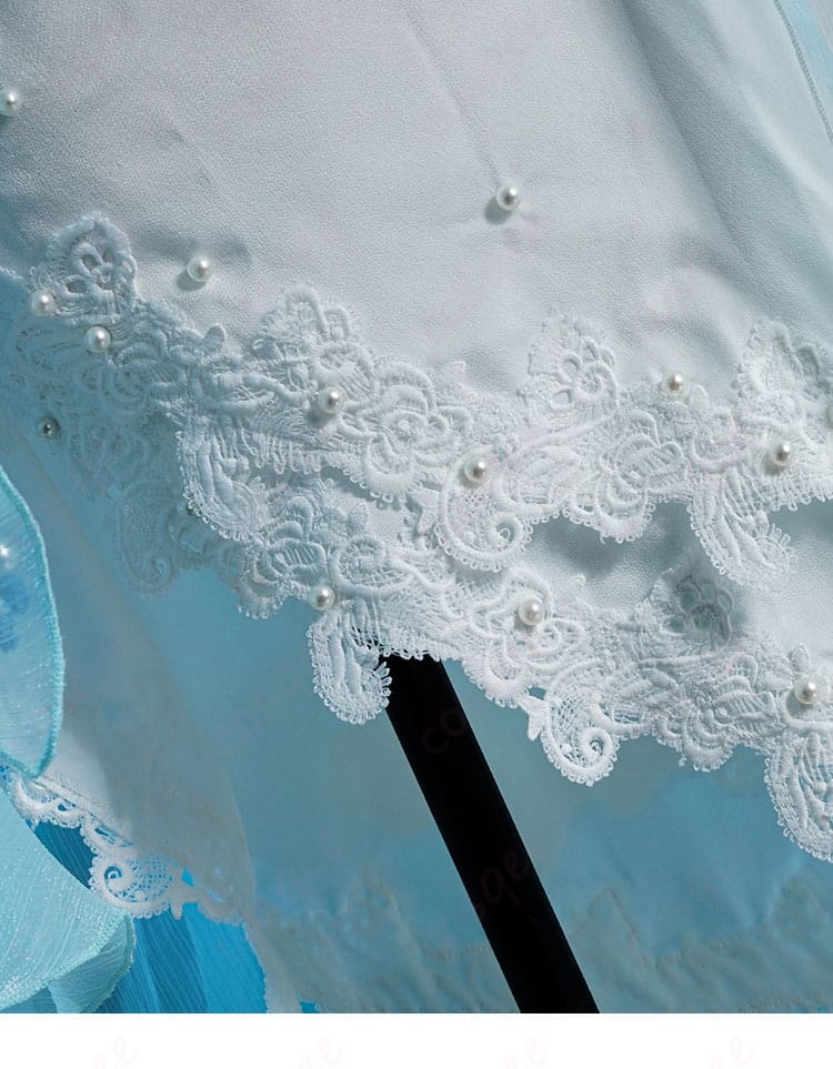 島主 L.L. の衣装のスカート裾部分の華やかな装飾。細部まで手が込んでいる。