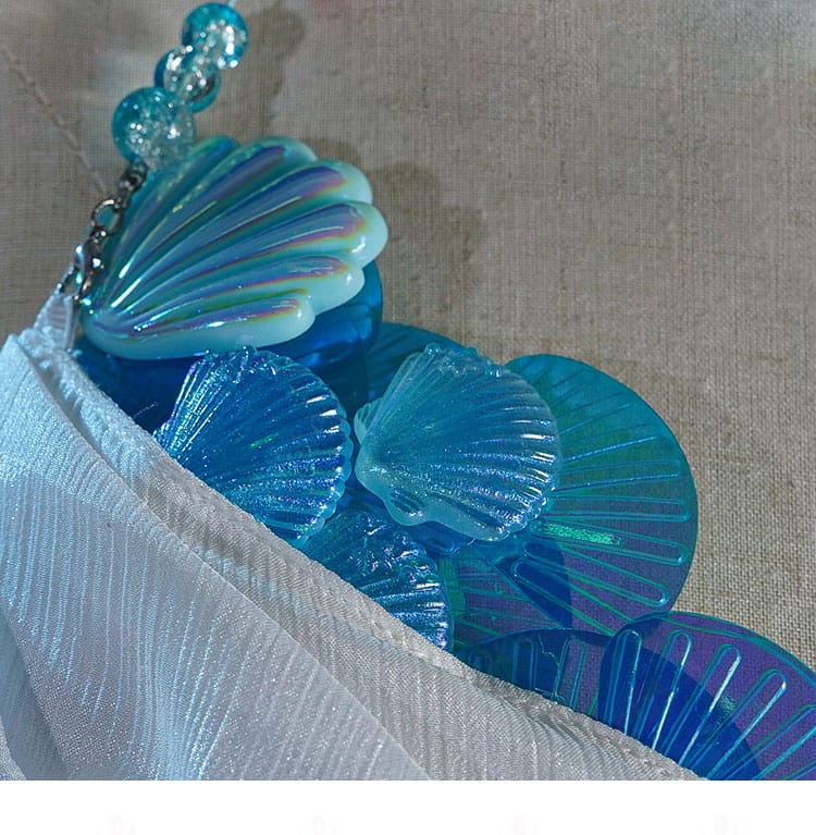 島主 L.L. コスプレ衣装の貝殻模様のデザイン。ディテールが際立つ。