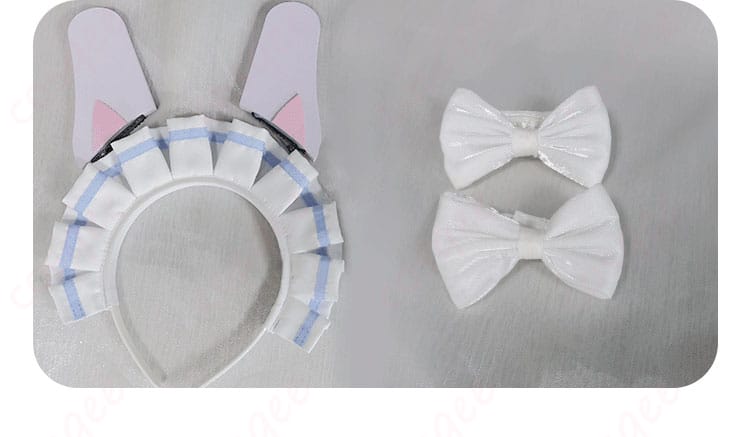 コスプレ衣装の頭飾りの装飾細部。ブルーアーカイブ霞沢ミユのセーラー服をさらに引き立てるアクセサリー。