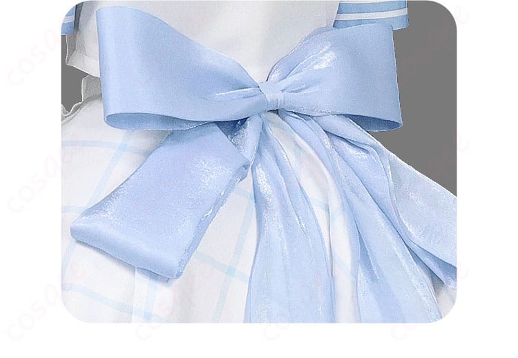 コスプレ衣装の背面の蝶結び装飾。ブルーアーカイブ霞沢ミユのセーラー服に忠実に再現されています。