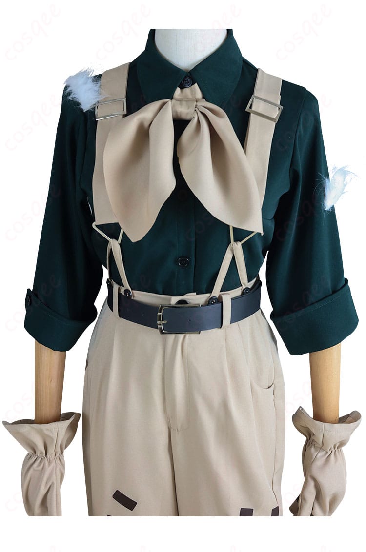 探鉱者コスプレ衣装の首元のリボン装飾の詳細。高い再現度と美しい仕上がり。