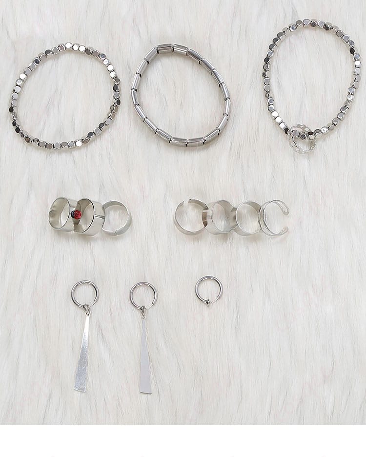 アクセサリー 耳飾り、ブレスレット、指輪ディテール | 三毛縞斑 コスプレ衣装の耳飾り、ブレスレット、指輪のディテール