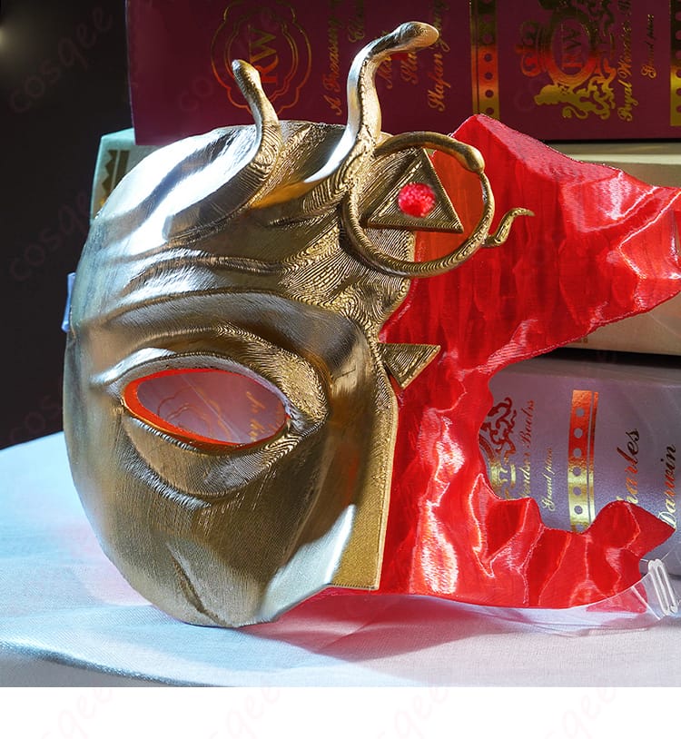 夜の番人(イタカ)の面具、独特のデザインと精緻な仕上げ。