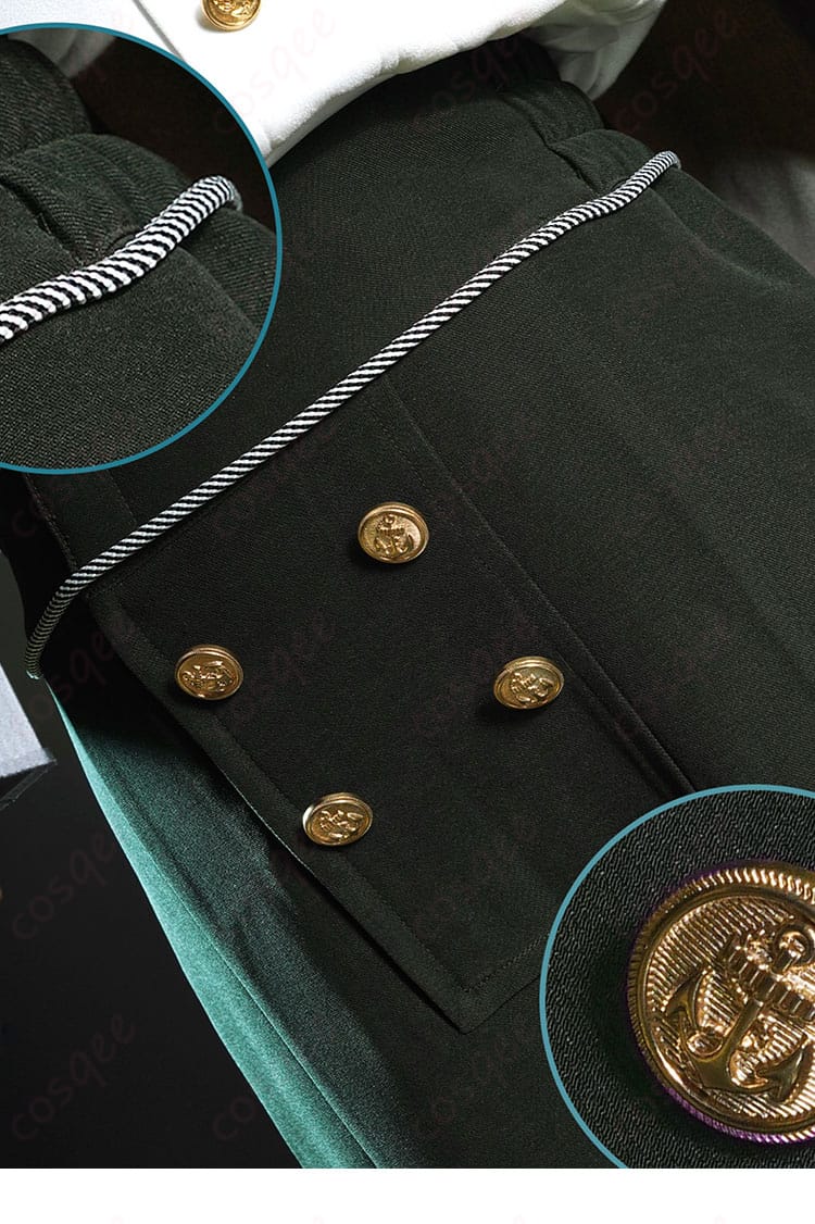 騎士コスプレ衣装のズボン部分の紐とボタン装飾の細部。高いデザイン性が感じられます。