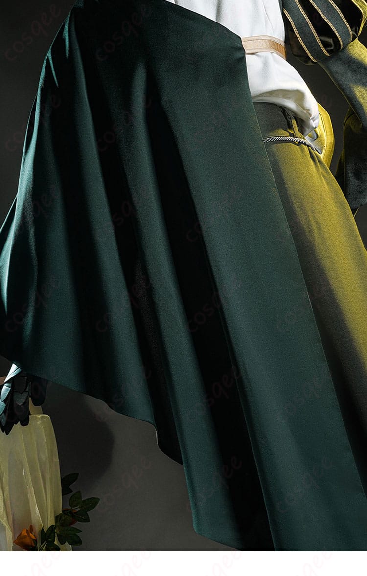 騎士コスプレ衣装の披肩部分の装飾ディテール。精巧なデザインでリアルさを演出。