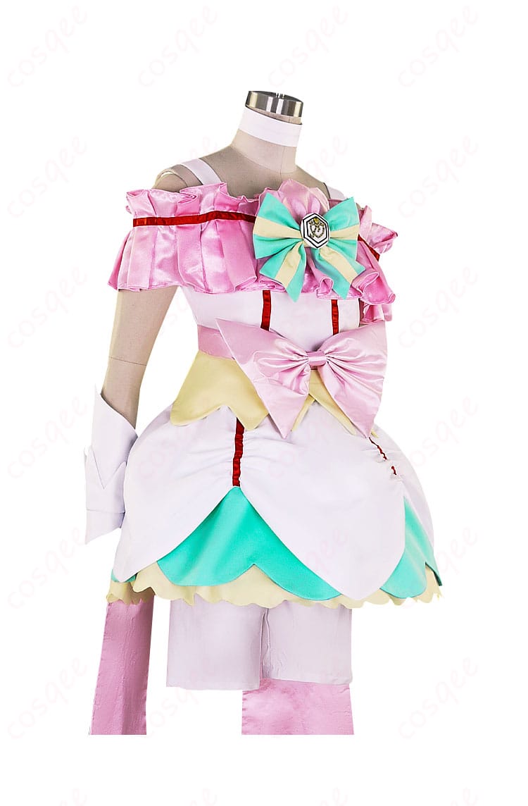 キュアエコーのコスプレ衣装、右側の全体像、細部まで再現されたデザイン
