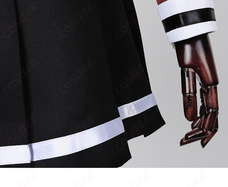 スカートの裾と袖口の装飾ディテール、ウェンディ・マーベルのコスプレ衣装