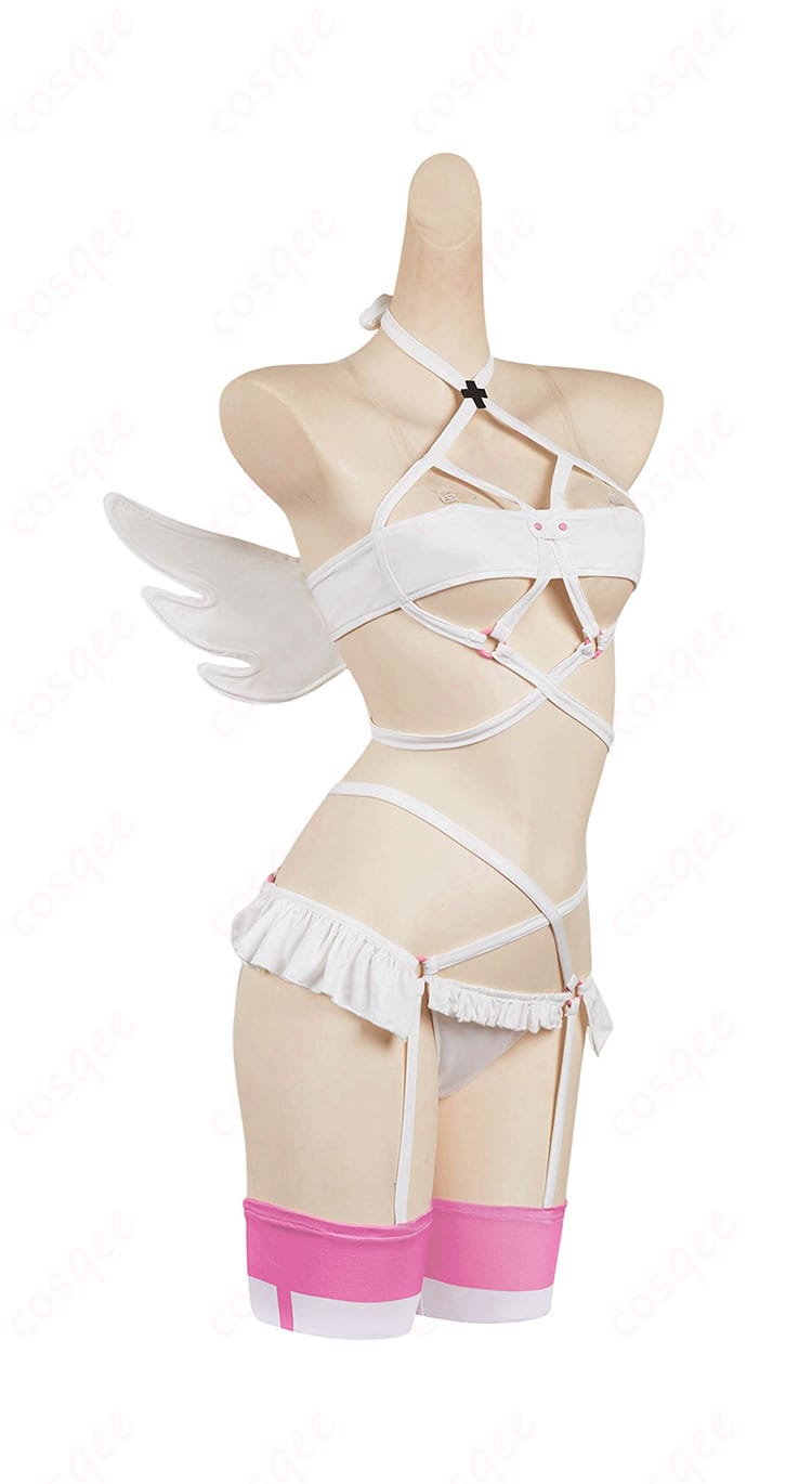 2.5次元の誘惑 コスプレ衣装 右側の写真。衣装の特徴的なデザインがよくわかります。