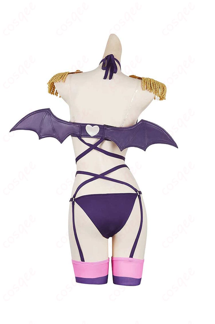 コスプレ衣装の背面を正確に捉えた画像。