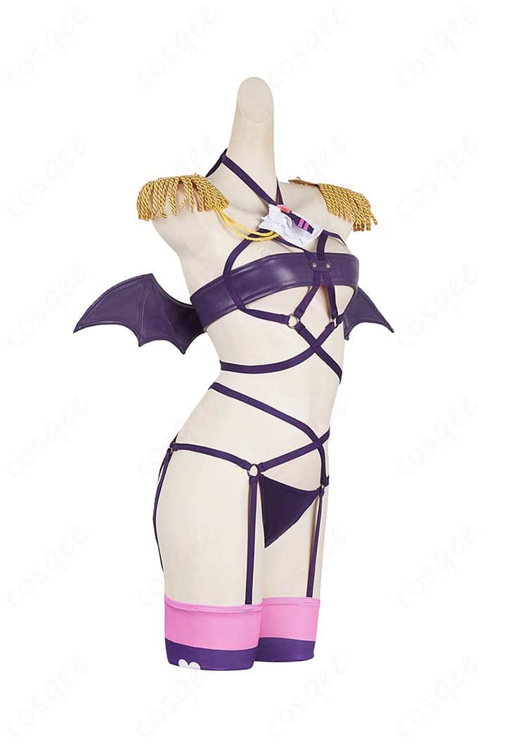 コスプレ衣装の右側の視点から撮影した画像。