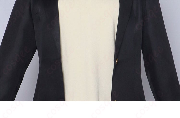 橘美花莉 制服コスプレ衣装の門襟部分の装飾細部。細やかな刺繍とデザインが特徴です。