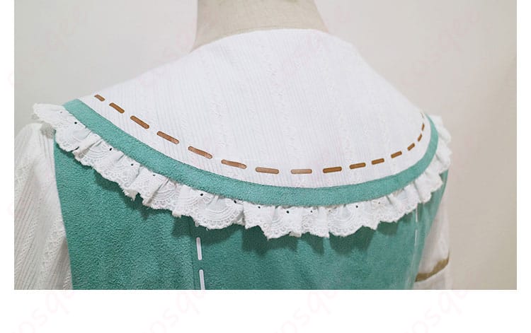 披肩装飾の詳細画像 - コスプレ衣装の披肩部分の美しい装飾のアップ画像。