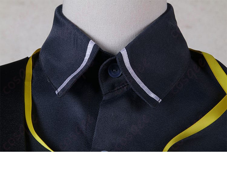 フランカ コスプレ衣装の領口デザインの詳細。高品質な刺繍と仕上がりにご注目。