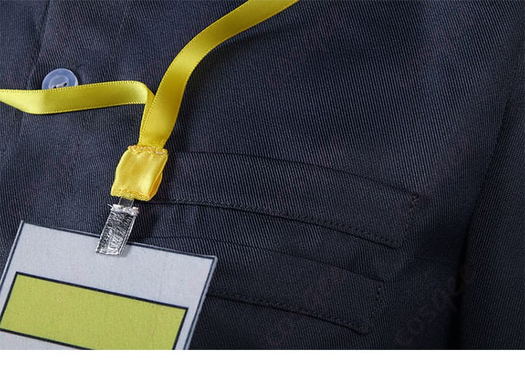 フランカ コスプレ衣装の前胸のポケット装飾。細かいディテールにまでこだわったデザインです。