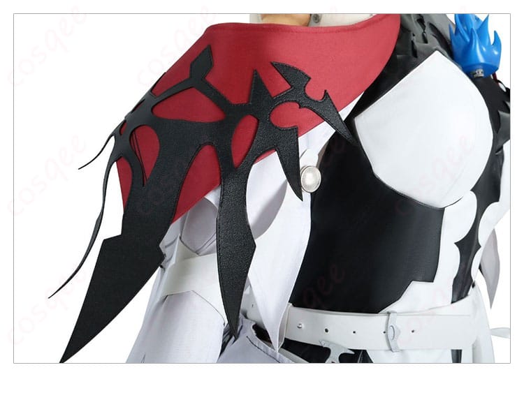 エリザベス・ローズ・ブラッドフレイム コスプレ衣装の袖装飾の詳細画像。華やかなデザインが特徴。