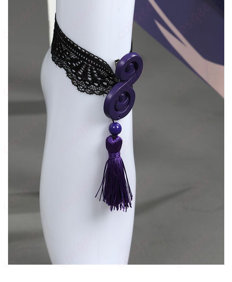 アポニア コスプレ衣装の足元の装飾細部。