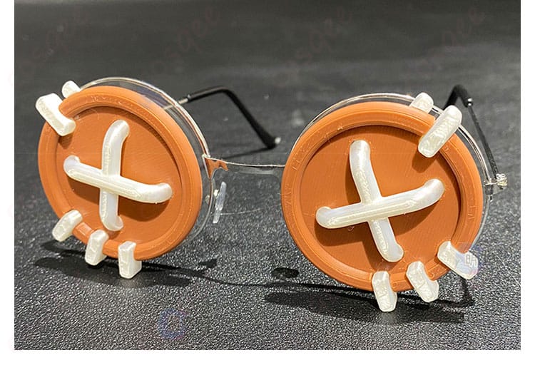 IdentityV 第五人格 少女 記憶 パンドラ コスプレ衣装 眼鏡の装飾の詳細写真。キャラクターの特徴的な眼鏡が再現されています。