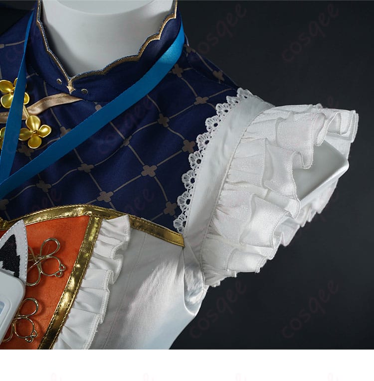 袖口装飾の細部。白上フブキ コスプレ衣装の袖口部分に施された精緻な装飾デザイン。