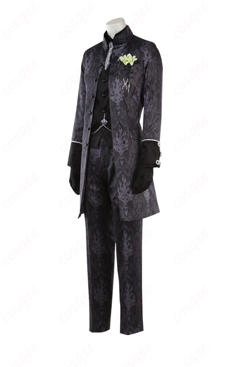 商品左側のコスプレ衣装の画像。背面デザインがよく見える角度で撮影。