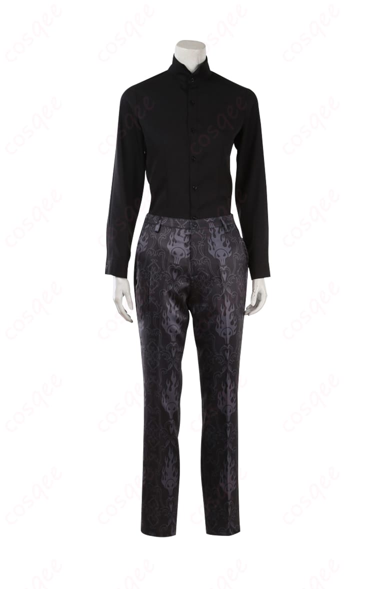 コスプレ衣装の衬衫部分のディテール。シャツの素材や仕上がりがよく分かります。