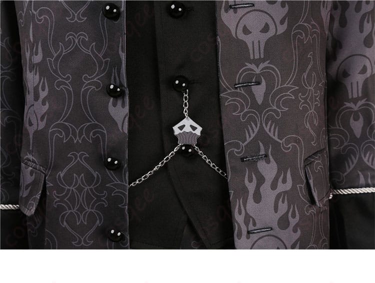 衣装の門襟装飾の細部。繊細なデザインが特徴的、ディズニーツイステ風。