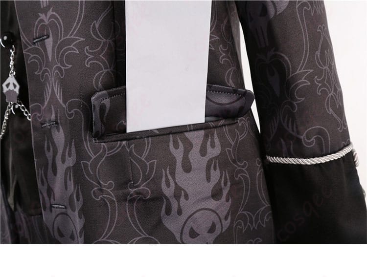 衣装のポケット部分の装飾。コスプレ衣装の機能性とデザインを兼ね備えています。