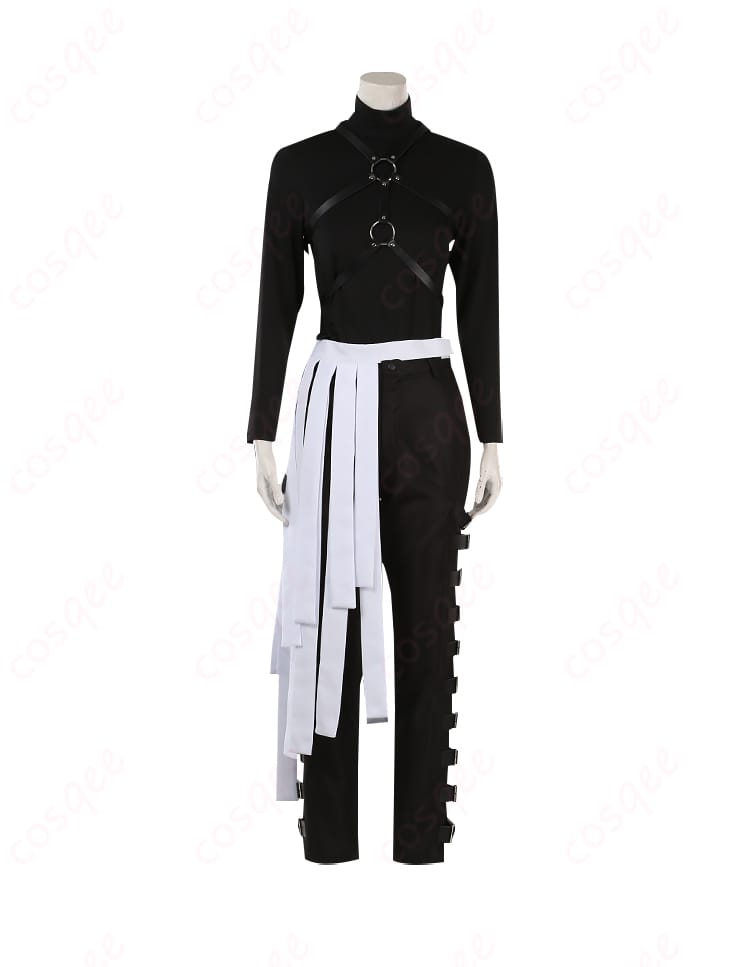 内側の黒い長袖シャツの正面詳細。コスプレ衣装の重要なディテール