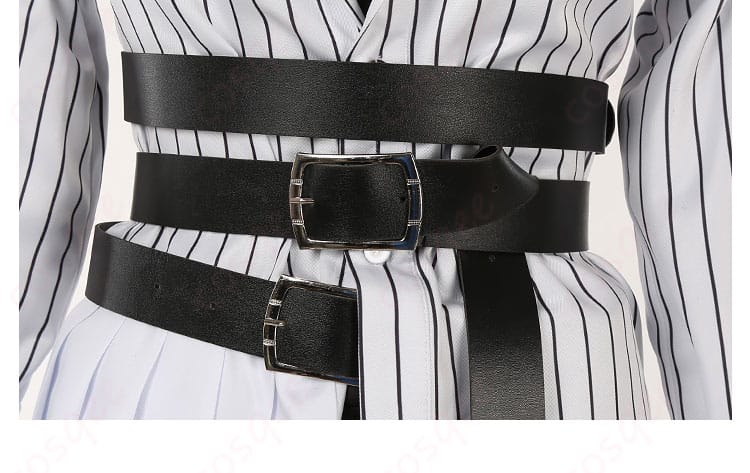 腰ベルトの装飾の詳細画像。コスプレ衣装のクオリティ