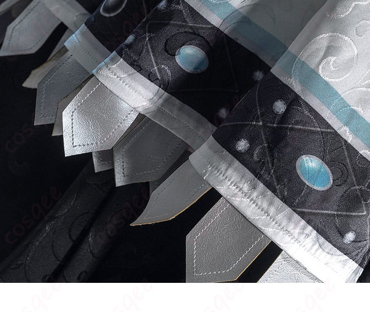 スカート裾の装飾ディテール。アイデンティティVの雰囲気を忠実に再現。