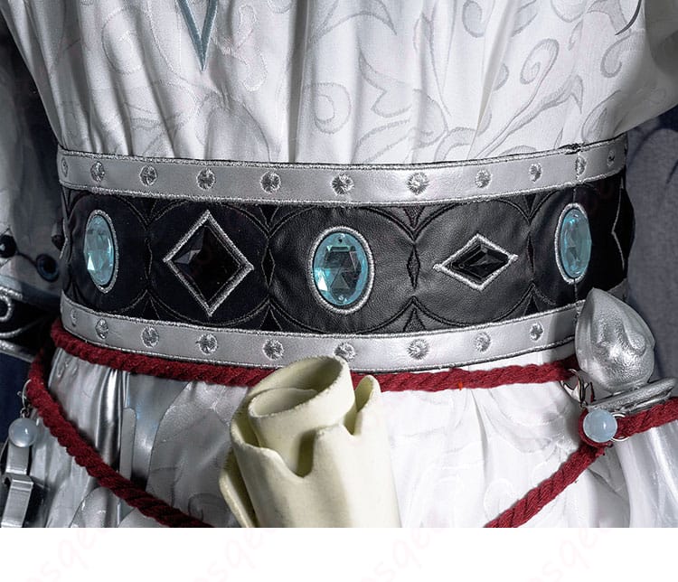 腰封装飾の細部。フレディ・ライリーのコスプレ衣装に見られる豪華なデザイン。