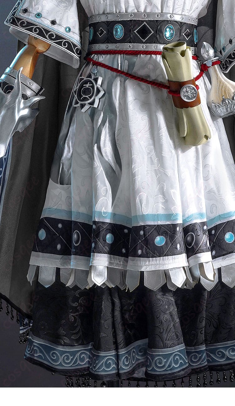 スカート装飾のディテール。コスプレ衣装の美しい刺繍と細かいディテール。