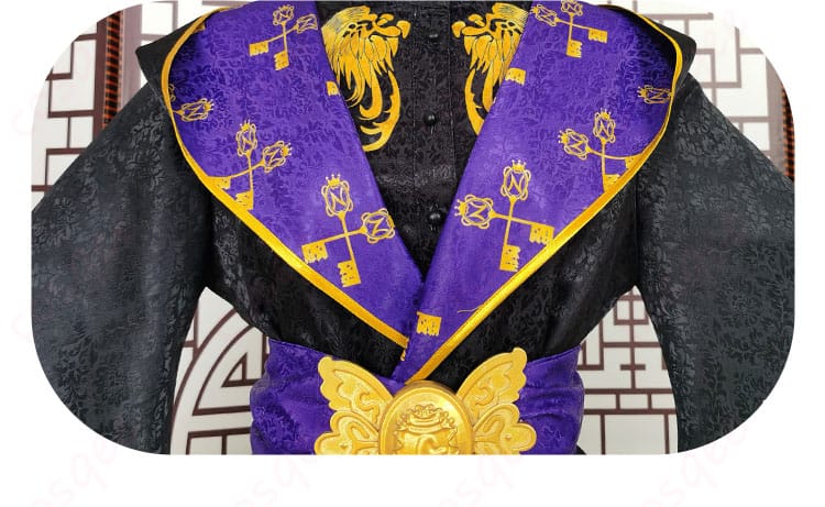 ツイステ コスプレ衣装 外套の衣領装飾の細部。高級感のあるデザイン。