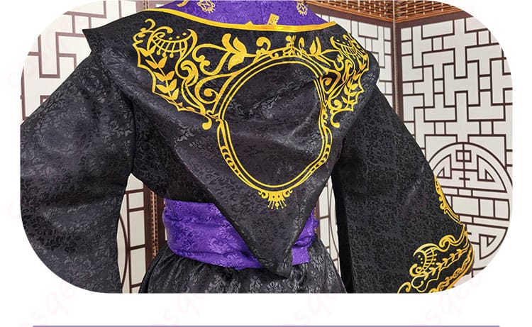 ツイステ コスプレ衣装 背面の装飾ディテール。美しいデザインと高い再現度。