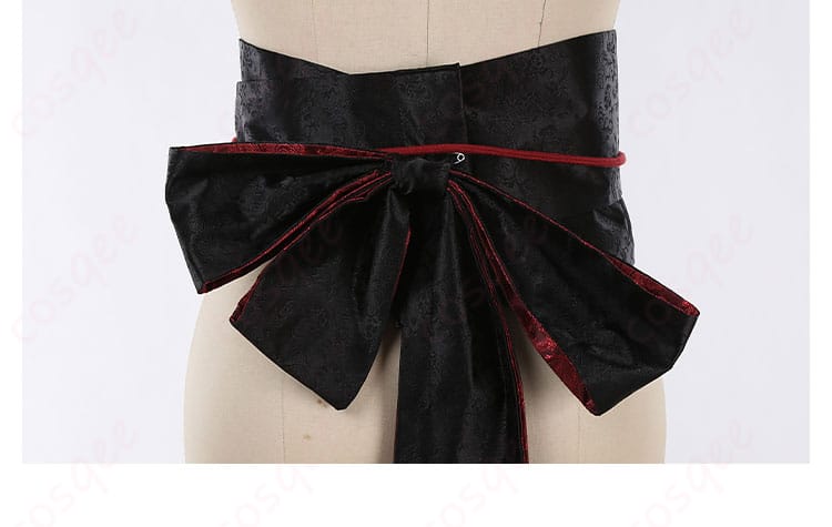 コスプレ衣装の腰封部分のディテール。精緻な仕上がりで、全体のデザインに統一感を与える。