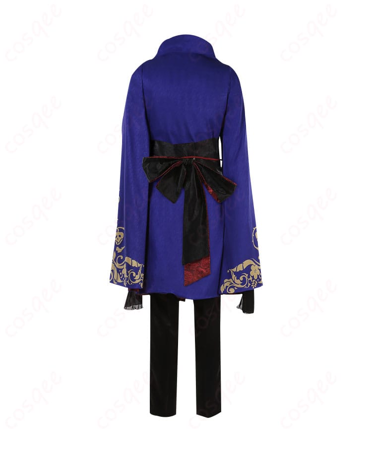 ルーク・ハントとエペル・フェルミエのコスプレ衣装の背面。忠実再現されたデザインと構造を確認。