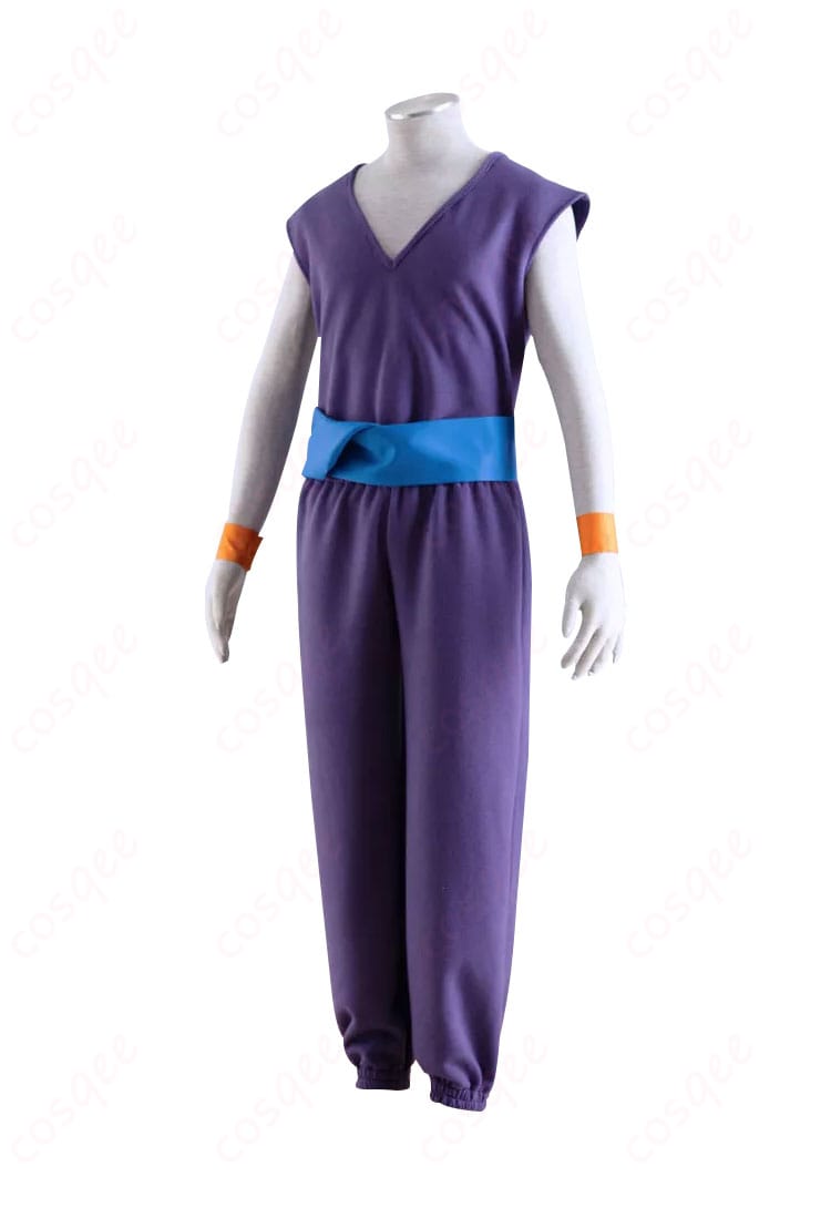 ピッコロ コスプレ衣装の側面。全体のシルエットが美しく、細部まで丁寧に再現されています。