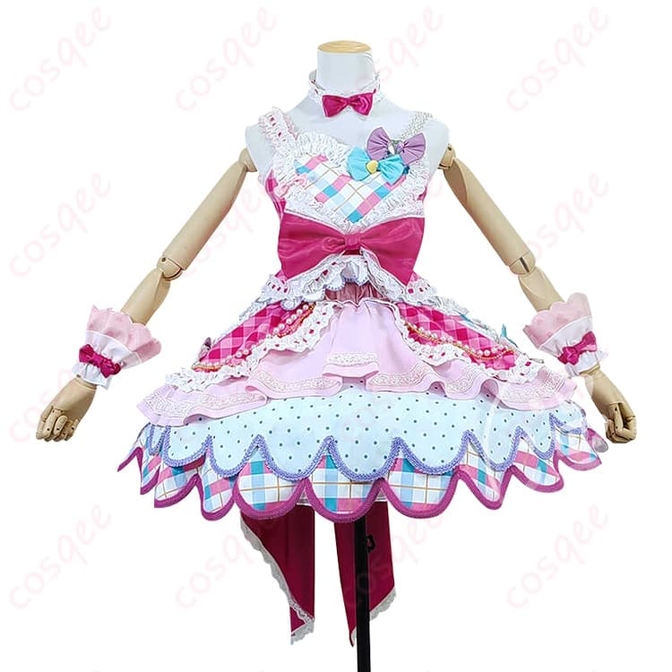 アイカツスターズ 虹野ゆめのキラめくドレス衣装で、写真映えと可憐さを両立 - 1枚目の画像