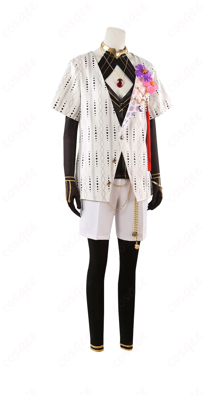 コスプレ衣装の右側から見た詳細画像、カルナの衣装をしっかりチェック