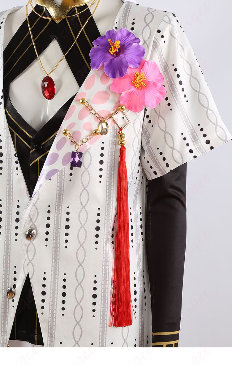 衣装の衣領部分の花とフリンジ装飾、エレガントなデザイン
