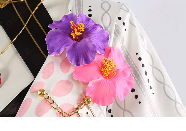 夏コーデ衣装の花飾りのディテール、キャラクターの特徴を反映